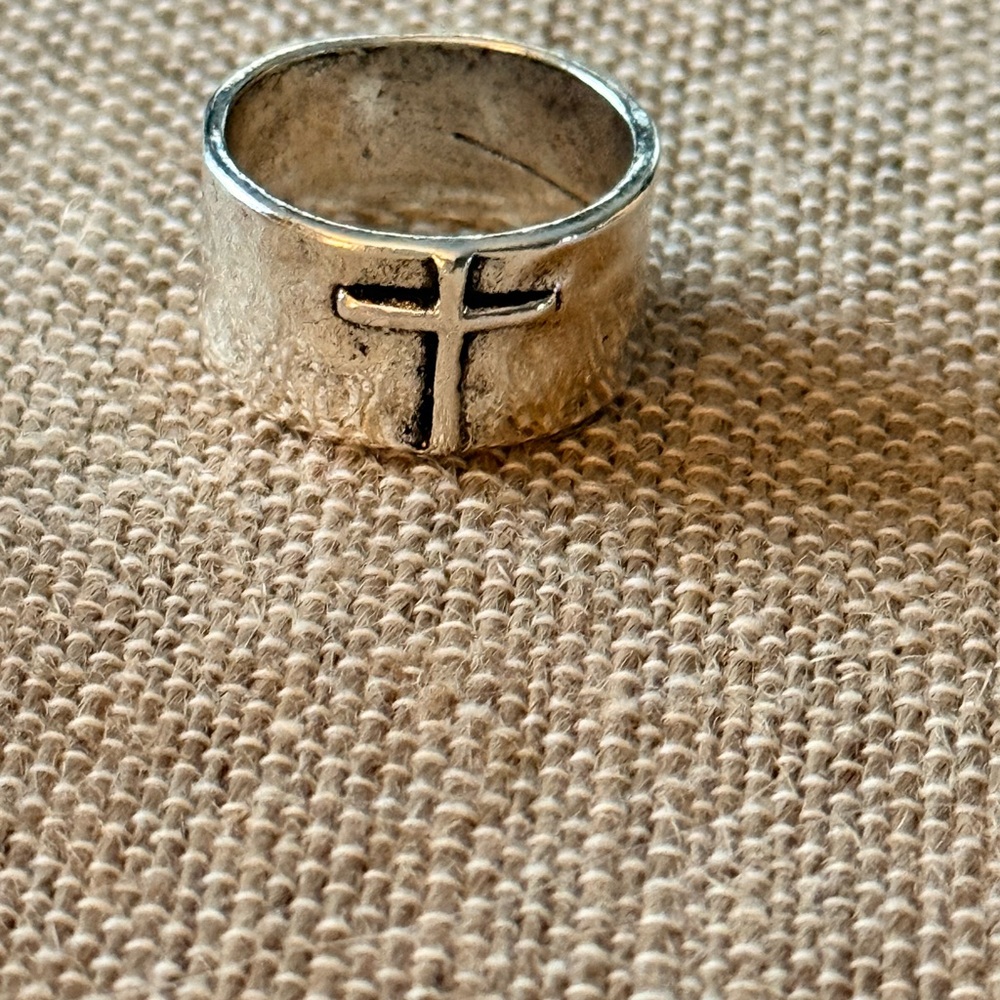 Wide fashion Silver tone Cross Ring Sz 9